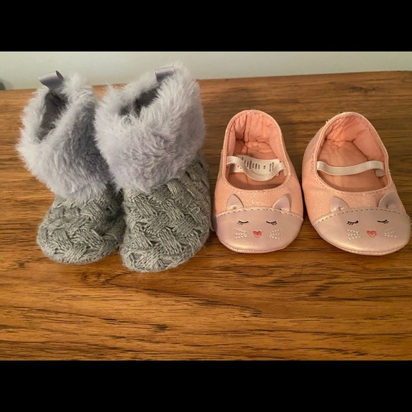 Set of 9 month shoes: winter boots & kitty shoes - Picture 2 of 2